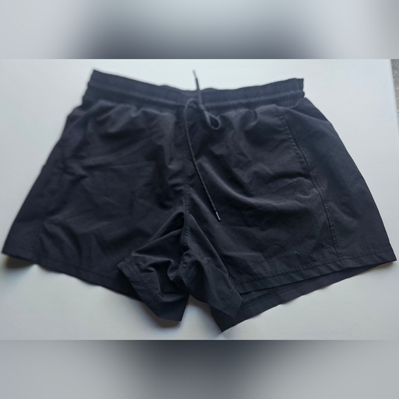 Avalanche Women's Size L Running Shorts Black - Picture 1 of 4